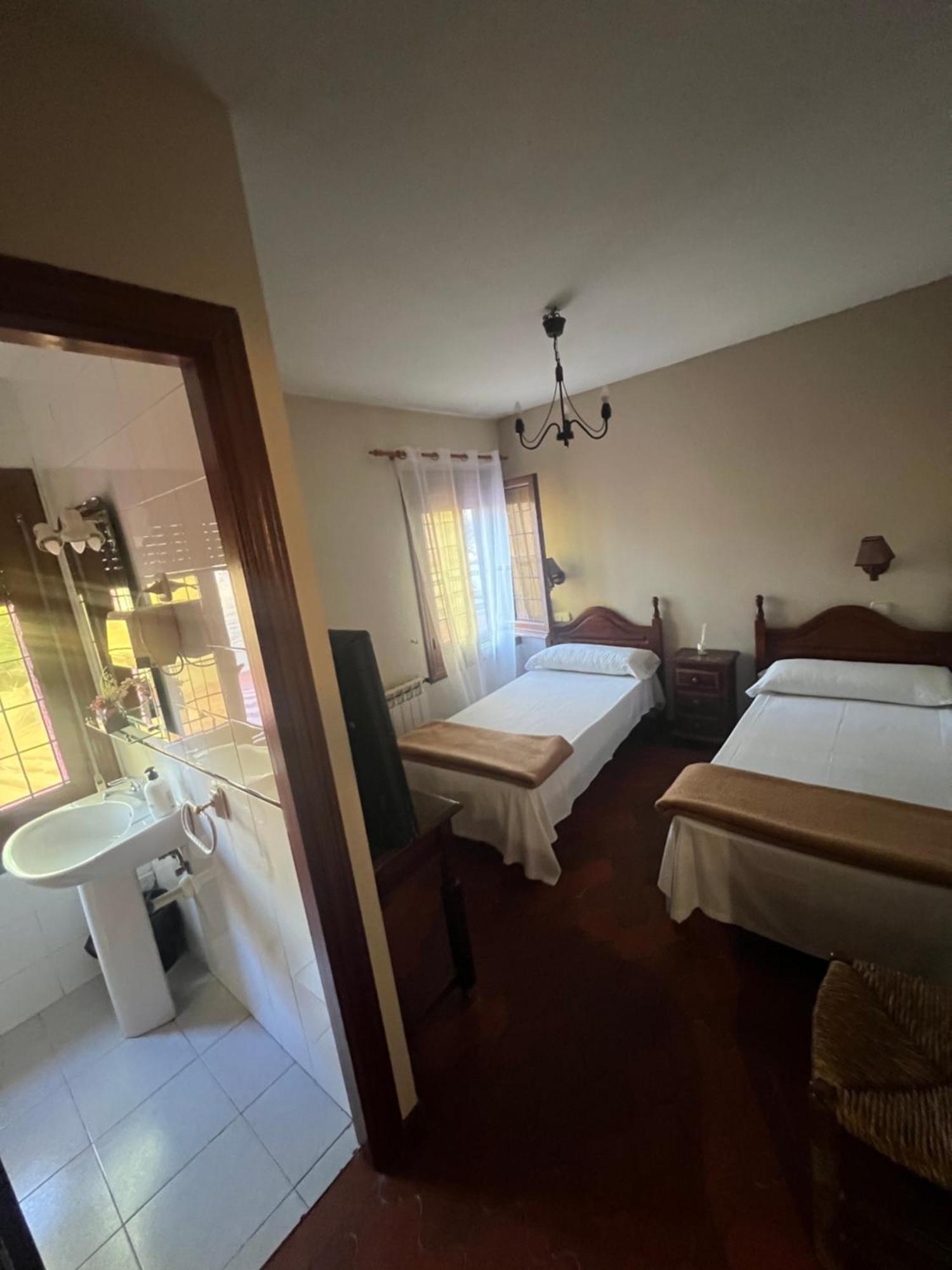 Hostal Sabor Fusion Hotel La Pradera de Navalhorno Luaran gambar
